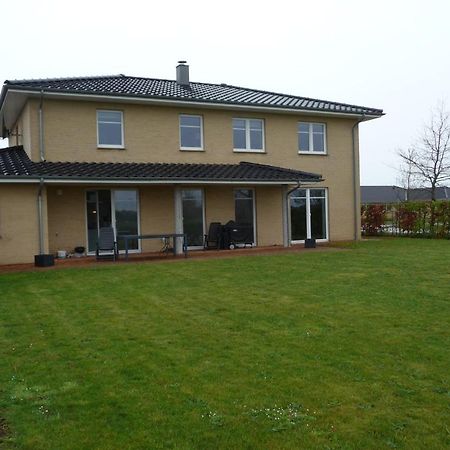 Vaerelse I Augustenborg I Stor Villa エクステリア 写真